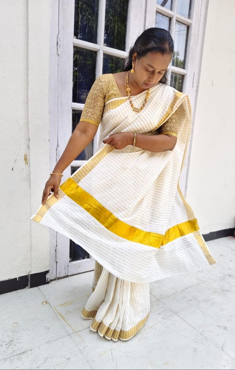 Kerela Kesavu cotton saree